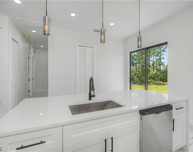 3121 69th Street W - Photo Thumbnail 12