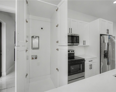 3121 69th Street W - Photo Thumbnail 13
