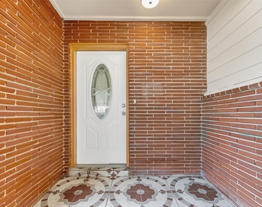 807 #807 Ruth St Street - Photo Thumbnail 4