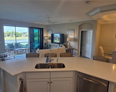 10520 Casella Way - Photo Thumbnail 10