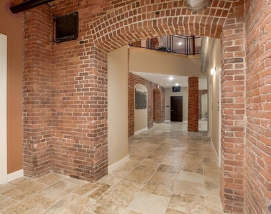 216 West - Photo Thumbnail 23