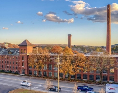 216 West - Photo Thumbnail 1