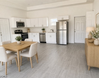 848 Carpenter Street E - Photo Thumbnail 2