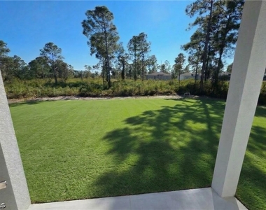 848 Carpenter Street E - Photo Thumbnail 6