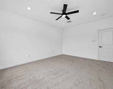 115 Capetown Lane - Photo Thumbnail 20