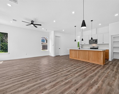 115 Capetown Lane - Photo Thumbnail 11