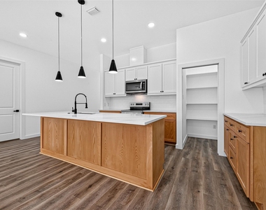 115 Capetown Lane - Photo Thumbnail 6