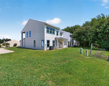 115 Capetown Lane - Photo Thumbnail 27