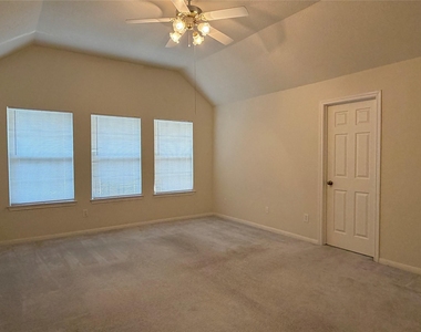 8922 Benning Drive - Photo Thumbnail 3