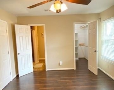 1831 Sherwood Forest Street - Photo Thumbnail 18