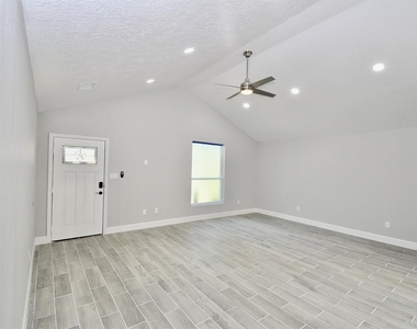 734 Hambrick Court - Photo Thumbnail 4