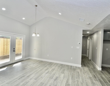 734 Hambrick Court - Photo Thumbnail 5