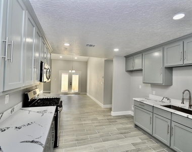 734 Hambrick Court - Photo Thumbnail 9