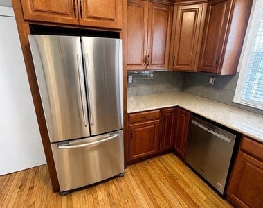 147 Claremont - Photo Thumbnail 18