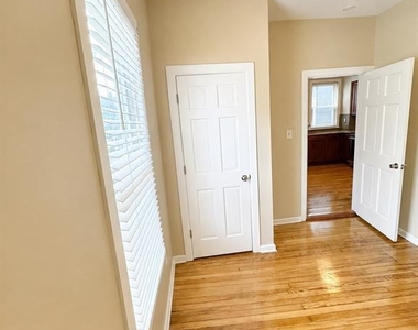 147 Claremont - Photo Thumbnail 23