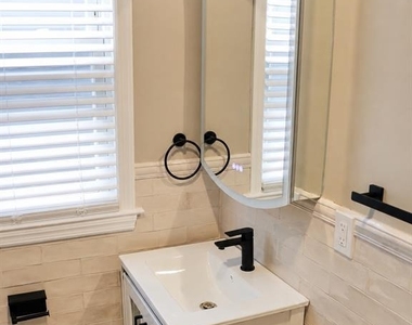 147 Claremont - Photo Thumbnail 14