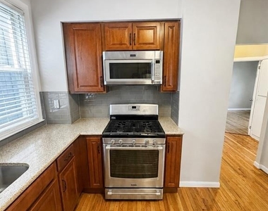 147 Claremont - Photo Thumbnail 10