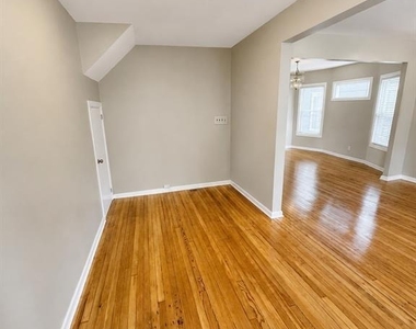 147 Claremont - Photo Thumbnail 6