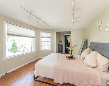 39 Midland - Photo Thumbnail 16