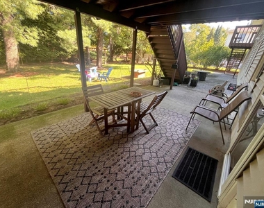 33 Smith - Photo Thumbnail 9
