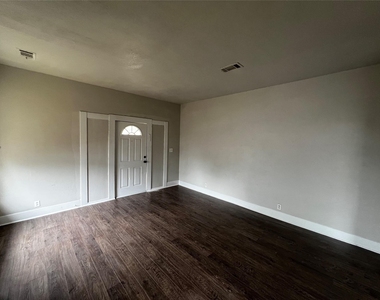2394 Avenue A - Photo Thumbnail 5