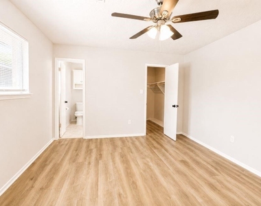 12035 Barrett Brae Drive - Photo Thumbnail 18