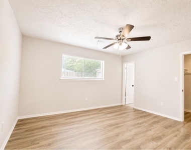 12035 Barrett Brae Drive - Photo Thumbnail 17