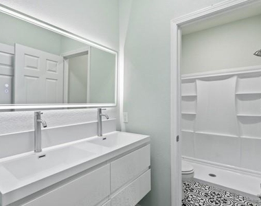 819 Junction Avenue - Photo Thumbnail 8