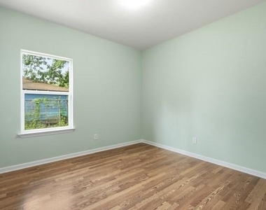 819 Junction Avenue - Photo Thumbnail 9