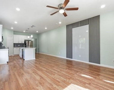 819 Junction Avenue - Photo Thumbnail 4