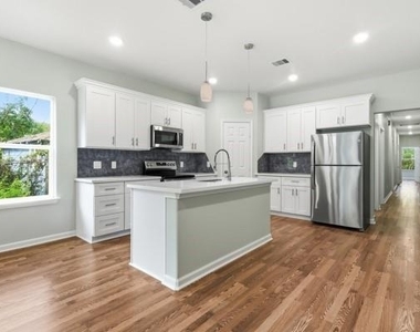 819 Junction Avenue - Photo Thumbnail 5