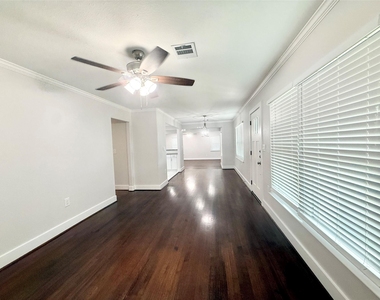 306 Wisteria Street - Photo Thumbnail 2