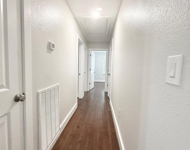 306 Wisteria Street - Photo Thumbnail 16