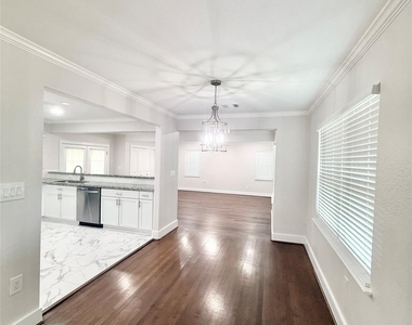 306 Wisteria Street - Photo Thumbnail 3