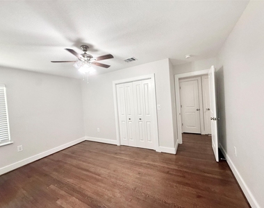 306 Wisteria Street - Photo Thumbnail 9