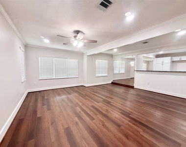 306 Wisteria Street - Photo Thumbnail 10