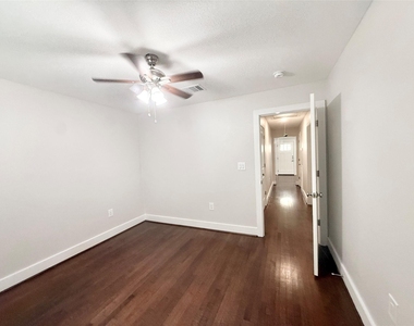 306 Wisteria Street - Photo Thumbnail 18