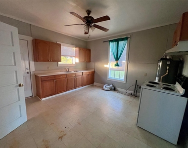 621 Harrison - Photo Thumbnail 8