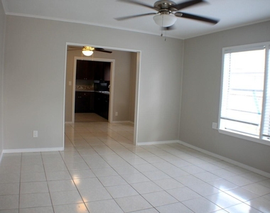 1910 Alta Vista Street - Photo Thumbnail 2