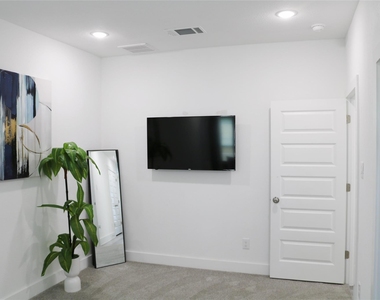5204 Gold Street - Photo Thumbnail 14