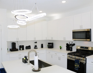 5204 Gold Street - Photo Thumbnail 4