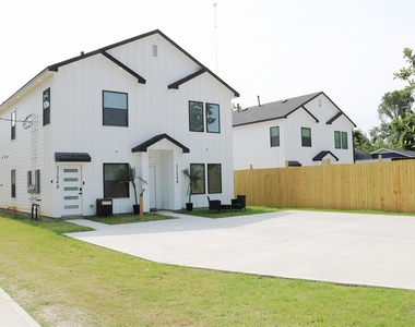 5204 Gold Street - Photo Thumbnail 1