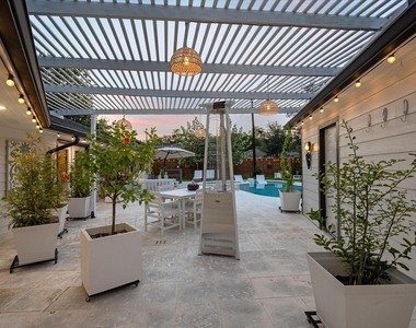 8518 Westview Drive - Photo Thumbnail 2