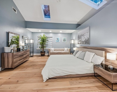 8518 Westview Drive - Photo Thumbnail 21