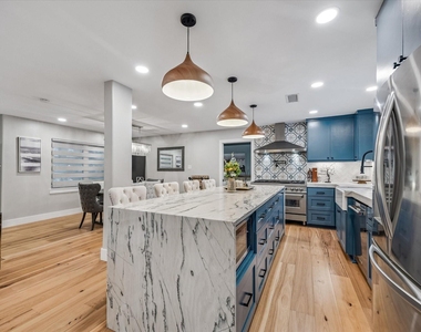 8518 Westview Drive - Photo Thumbnail 18