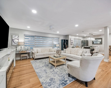 8518 Westview Drive - Photo Thumbnail 12