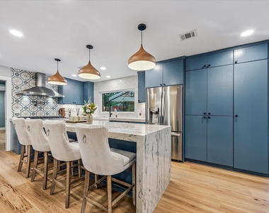 8518 Westview Drive - Photo Thumbnail 17