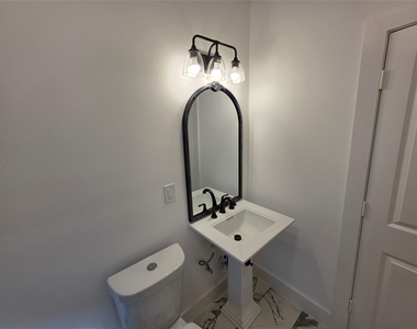 10731 Hillside Drive - Photo Thumbnail 19