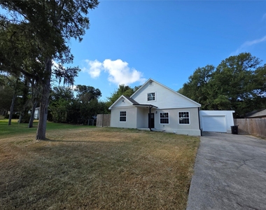 10731 Hillside Drive - Photo Thumbnail 1