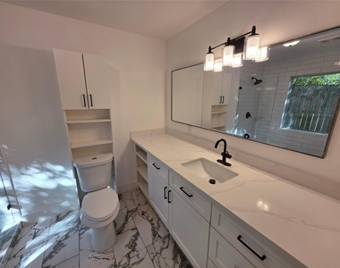 10731 Hillside Drive - Photo Thumbnail 15